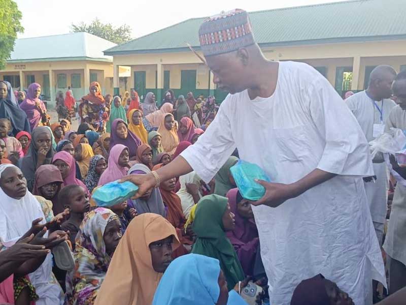 Borno Flood: Kashim Imam Begins Distribution of Cooked Meals To Displaced Citizens