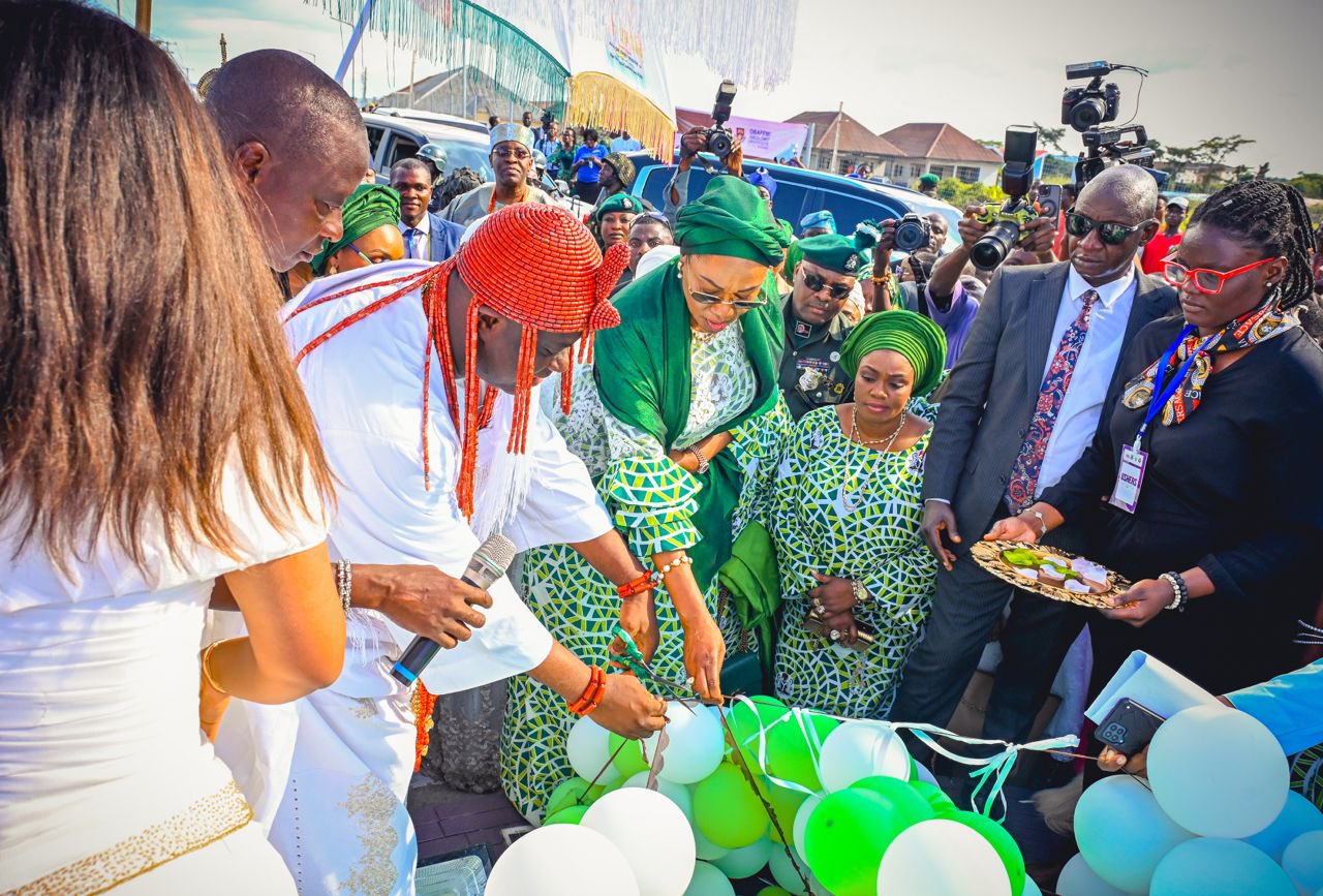 FIRST LADY COMMISSIONS ROADS, HOSTELS IN ILE-IFE; MENTIONS MR.PRESIDENT’S COMMITMENT TO THE DEVELOPMENT OF THE STATE.